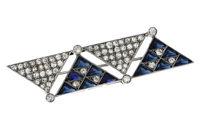 Brosche 7,85g 585/- Wei&szlig;gold mit 64 Diamanten zus. ca. 2,75 ct. D-H/vs1-p1 und Saphiren. Brosche 