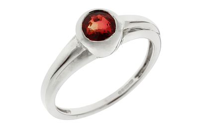 Ring 2,79g 375/- Wei&szlig;gold mit Rubin, Ringgr&ouml;&szlig;e ca. 54. Ring 2,79g 375/- Wei&szlig;gold mit Rubin 