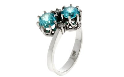 Ring 4,02g 585/- Wei&szlig;gold mit 2 Diamanten zus. ca. 0,03 ct. G/vs und Topas, Ringgr&ouml;&szlig;e ca. 48. Rin 