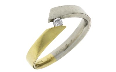 Ring 4,65g 750/- Gelbgold und 950/- Platin mit Diamant ca. 0,05 ct., Ringgröße ca. 53. Ring 4
