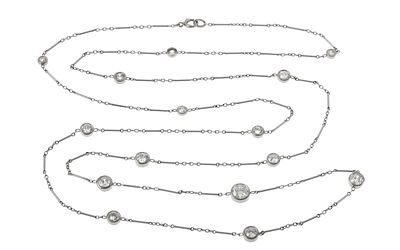 Collier 12,34g 950/- Platin, 15 Diamanten zus. ca. 4,70ct., Länge ca. 91 cm. Collier 12,34g