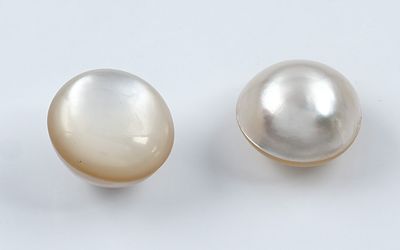 Mabe Perle 2 Stück 8,29 ct. Duchschnitt 10 mm