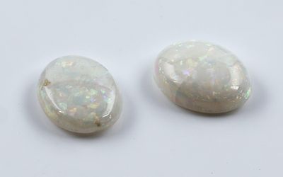 Opal Set 2,06 ct. 7,03 x 8,90 mm