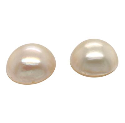 Mabe Perlen Paar zu 18,56 ct. 14,59 x 9,09 mm