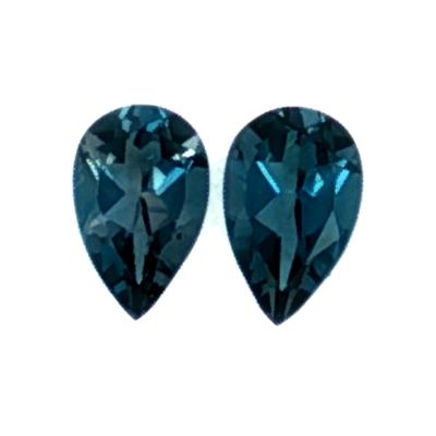 Topas Paar zu 2,15 ct., L&auml;nge 8,20 mm, Breite 5,17 mm, H&ouml;he 3,77 mm