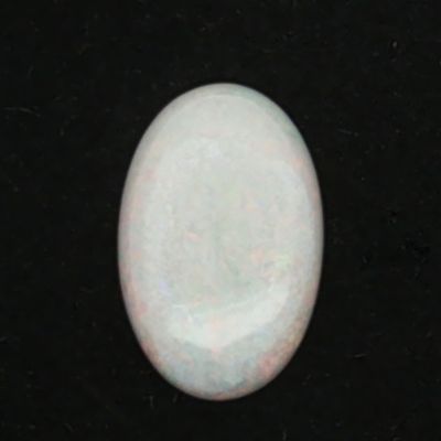 Opal Oval zu 4,00 ct., L&auml;nge 16,49 mm, Breite 10,74 mm, H&ouml;he 3,43 mm