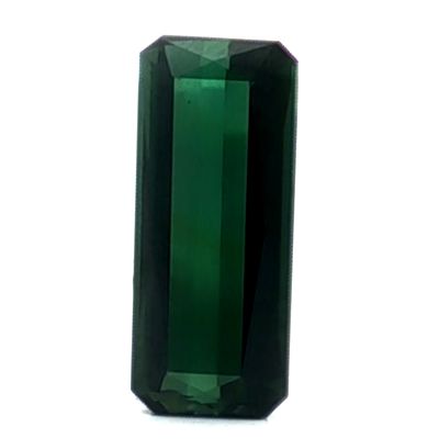 Turmalin 8.08 ct.. Laenge 18.57 mm. Breite 8.00 mm. Hoehe 5.69 mm