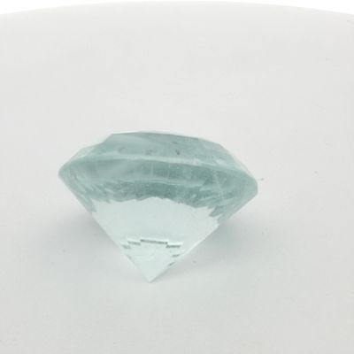 Aquamarin 81.12 ct.. Laenge 28.0 mm. Hoehe 19.45 mm