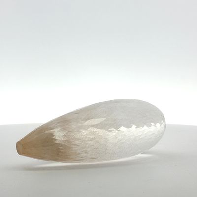 Rutilquarz Briolett 202.04 ct. 56.00 x 26.31 x 20.81 mm