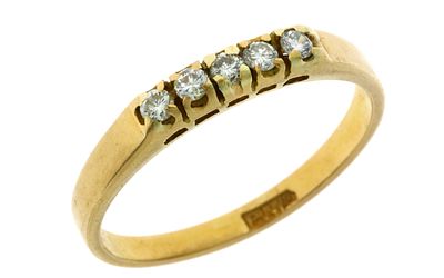 Ring 2,38g 750/- Gelbgold mit 5 Diamanten zus. ca. 0,10 ct., Ringgr&ouml;&szlig;e ca. 55. Ring 2,38g 750/- 