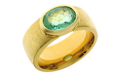 Ring 24,73g 750/- Gelbgold mit Smaragd, Ringgr&ouml;&szlig;e ca. 61. Ring 24,73g 750/- Gelbgold mit Smaragd 