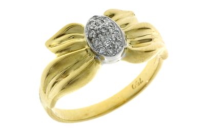 Ring 3,97g 750/- Goldgelb und Wei&szlig;gold mit 13 Diamanten zus. ca. 0,13 ct. G/si-pi, Ringgr&ouml;&szlig;e ca. 54