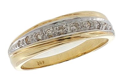 Ring 3,05g 585/- Gelbgold und Wei&szlig;gold mit 11 CVD Diamanten zus. ca. 0,11 ct. G/vs, Ringgr&ouml;&szlig;e ca. 53
