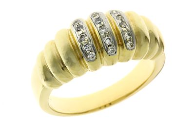 Ring 6,72g 585/- Gelbgold und Wei&szlig;gold mit 15 Diamanten ca. 0,23 ct. H/si, Ringgr&ouml;&szlig;e ca. 52,5. Ri 