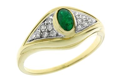 Ring 3,75g 585/- Gelbgold und Wei&szlig;gold mit 12 Diamanten zus. ca. 0,24 ct. G/si-pi und Smaragd, Ri