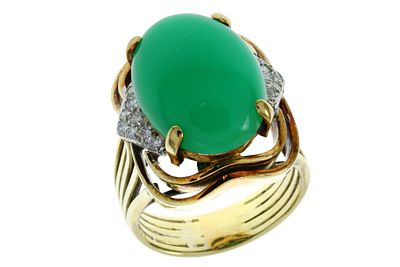 Ring 13,82g 585/- Gelbgold und Wei&szlig;gold mit 16 Diamanten zus. ca. 0,40 ct. und Chrysopras, Ringgr