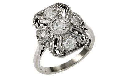 Ring 4,20g 750/- Wei&szlig;gold mit Diamant ca. 0,20 ct. und 4 Diamanten zus. ca. 0,32 ct., Ringgr&ouml;&szlig;e c