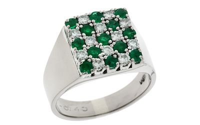 Ring 10,26g 750/- Wei&szlig;gold mit 12 Diamanten zus. ca. 0,48 ct. G/vs-si und Smaragden, Ringgr&ouml;&szlig;e ca