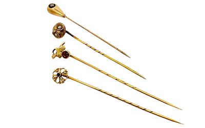 4 Anstecknadeln 4,95g 585/- und 750/- Gelbgold mit 3 Diamanten ca. 0,08 ct. M/pi