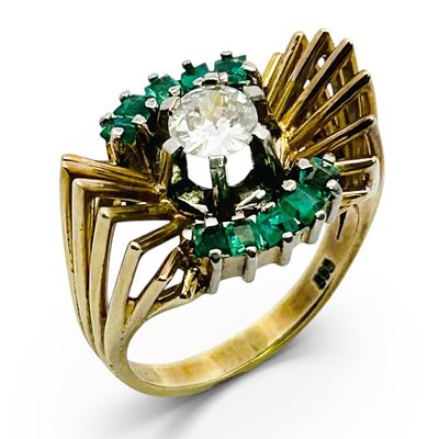 Ring 8,03g 585/- Gelbgold und Wei&szlig;gold mit Diamant ca. 0,50 ct. und Smaragden, Ringgr&ouml;&szlig;e ca. 54. 