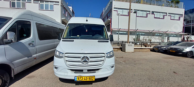 מרצדס 516 ספרינטר מודל 2021. . תיבת הילוכים: אוטומטי
מנוע: דיזל, נפח מנוע: 2,143 סמ"ק, הנעה: 