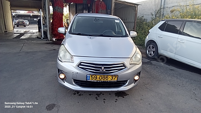 מיצובישי אטראז' מודל 2016. . תיבת הילוכים: אוטומטי
מנוע: בנזין, נפח מנוע: 1,193 סמ"ק, הנעה: 4x2 