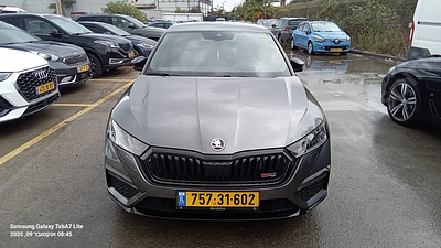 סקודה אוקטביה מודל 2022. . תיבת הילוכים: אוטומטי
מנוע: בנזין, נפח מנוע: 1,984 סמ"ק, הנעה: 4x2 