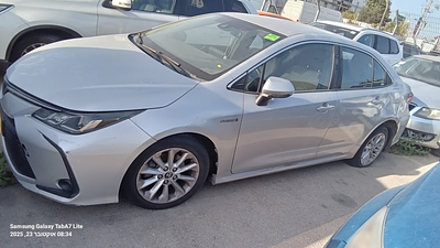 טויוטה קורולה היבריד מודל 2019. . תיבת הילוכים: אוטומטי
מנוע: בנזין, נפח מנוע: 1,798 סמ"ק 