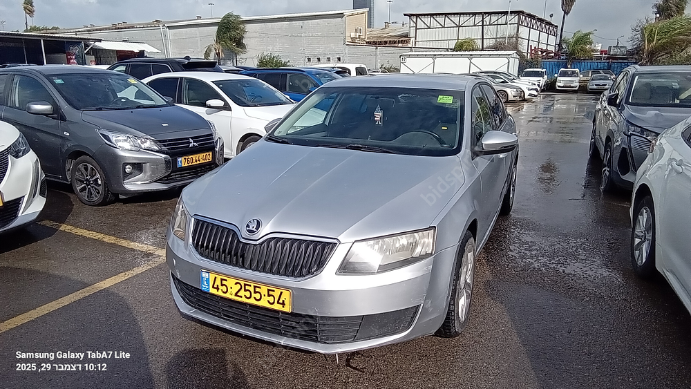 סקודה אוקטביה מודל 2015. 275,842 ק"מ, יד שלישית. מחיר מחירון: ₪35,000. תיבת הילוכים: אוטומטי 