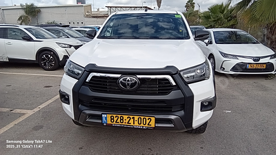 טויוטה היילקס תא כפול מודל 2022. 94,819 ק"מ, יד שנייה. מחיר מחירון: ₪182,520. תיבת הילוכים: 