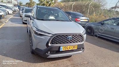 טויוטה קורולה קרוס היברידי מודל 2023. 63,382 ק"מ, יד שנייה. מחיר מחירון: ₪127,000