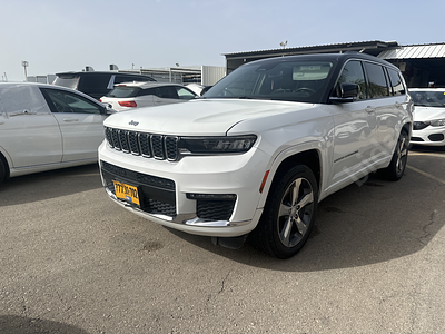 ג'יפ גרנד צ'ירוקי L מודל 2022. 68,107 ק"מ, יד נוכחית: ראשונה, בעלות נוכחית: פרטי