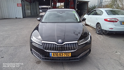 סקודה סופרב FL מודל 2021. 31,852 ק"מ, יד שנייה. מחיר מחירון: ₪121,000. תיבת הילוכים: אוטומטי 