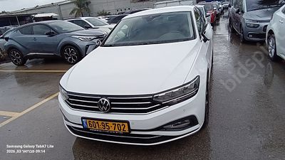 פולקסווגן פאסאט מודל 2021. 140,361 ק"מ, יד שנייה. מחיר מחירון: ₪88,000. תיבת הילוכים: אוטומטי 