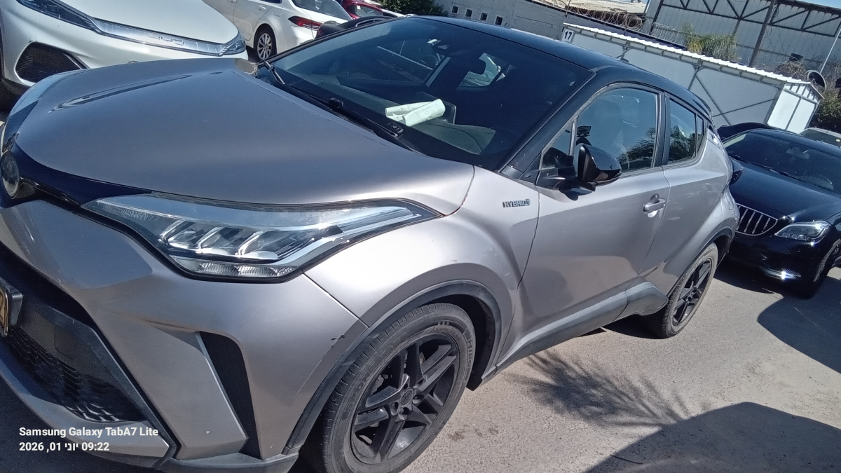 טויוטה C-HR היברידי