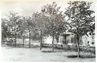 Фотохроника ТАСС, Москва, Пушкинская площадь, 1950 год. Фото Н.Ситникова. Формат 17 х11 см.