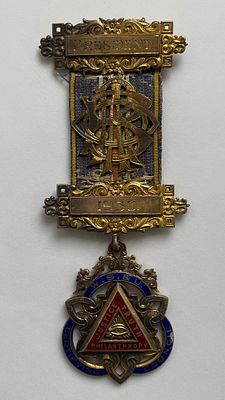 1930. Массонский знак, серебро, горячая эмаль, накладки.