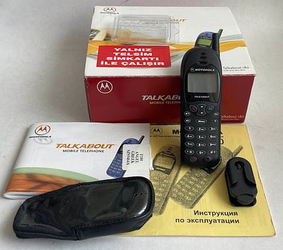 Мобильный телефон Motorola T180, кожаный чехол, инструкции с переводом, родная коробка.