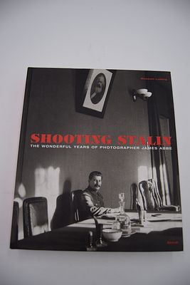 [Снимая Сталина. Удивительные годы Джеймса Эббе]. Shooting Stalin. The wonderful years of 
