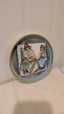 שלוש צלחות ציור יד. תלמה כפר מנחם. באחת פיץ קטן (מצולם)