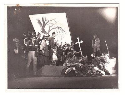 Фотография театрально постановки 1936-37г Том Сойер. Кладбище