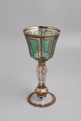 Бокал для вина. Чехия, Egermann, середина 20 века. 
Стекло, цветное стекло, золото. 
Высота 17 