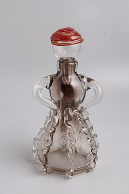 Графин "Барыня". СССР, Львовский стекольный завод, 1960-е годы. 
Стекло. 
Высота 23 см. 