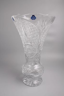 Ваза для цветов. Россия, Гусевской хрустальный завод, 2000-е годы. 
Хрусталь. 
Высота 35 см. 