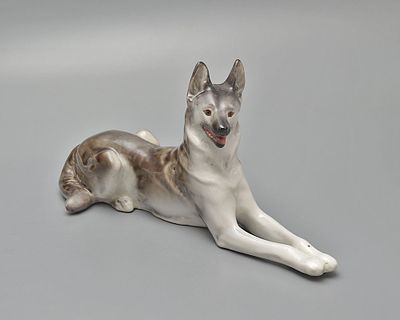 Статуэтка &laquo;Собака породы немецкая овчарка&raquo;. ЛФЗ, 1950-60 годы, 
скульптор Воробьев Б. Я. 