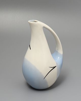 Декоративный кувшин &laquo;Ласточки&raquo;. ЛЗФИ, 1950-60 годы, 
фарфор. 
В отличном состоянии, без сколов 