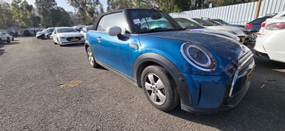 ב.מ.וו. מיני קופר קבריולט מודל 2021. יד ראשונה. תיבת הילוכים: אוטומטי
צבע: כחול, מנוע: בנזין 