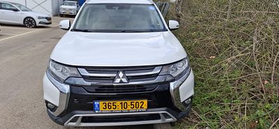 מיצובישי אאוטלנדר מודל 2021. 58,499 ק"מ, יד רביעית. תיבת הילוכים: אוטומטי
צבע: לבן, מנוע: בנזין 