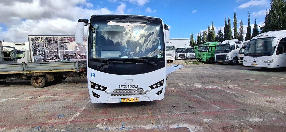 איסוזו S801 מודל 2021. 141,339 ק"מ, יד נוכחית: ראשונה, בעלות נוכחית: חברה בע"מ