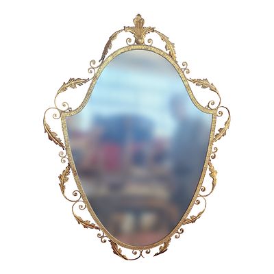 Specchiera in ottone dorato. Antica ed elegante specchiera liberty con cornice in ottone dorato 